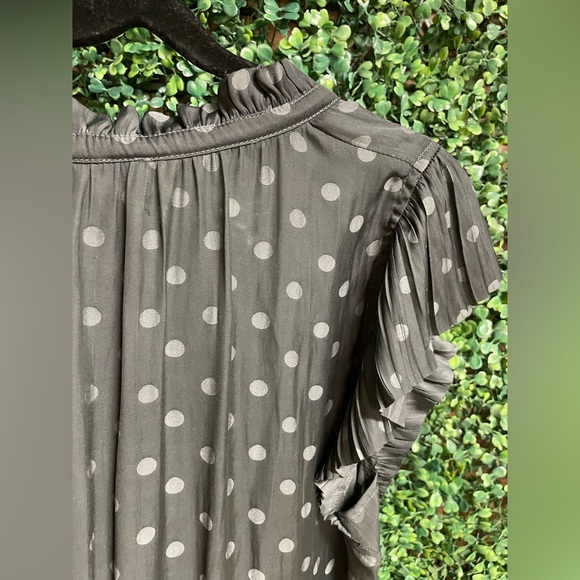Anthropologie Current Air - Grey Polka Dot Ruffle Short Sleeve Blouse - Small - Picture 5 of 6